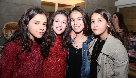  Paola, Ana, Nuria y Montse.
