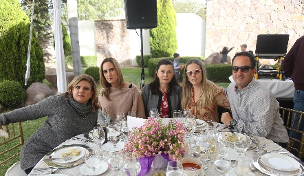  Adriana González, Ximena Ocejo, Ceci Meade, Alejandra Pérez y Miguel Ocejo.