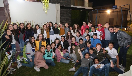  Festejando a Annie.