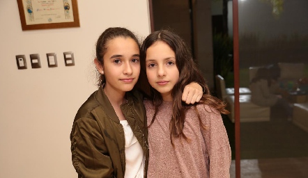  Sofía Garza y Andrea Barrón.
