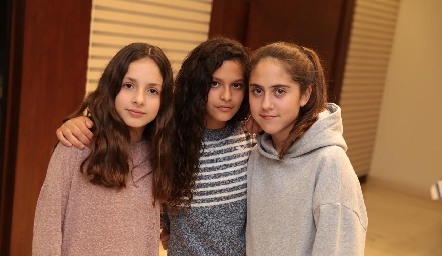  Andrea Barrón, Vale Delsol y María de la Torre.