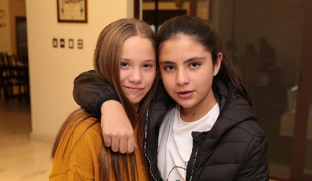  Annie Murphy y Connie Hermosillo.