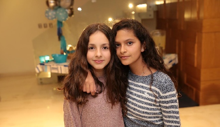  Andrea Barrón y Valeria Delsol.