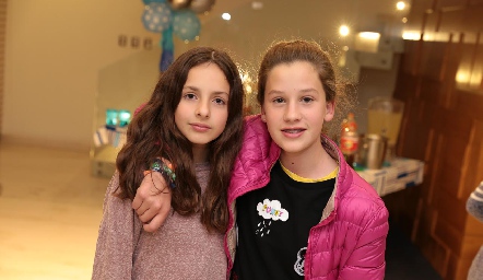  Andrea Barrón y Mariana Mendizábal.