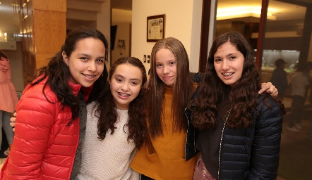  Montse Rodríguez, Jimena Márquez, Annie Murphy y Miriam Aguirre.