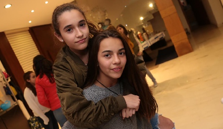  Sofía Garza y María Anguiano.