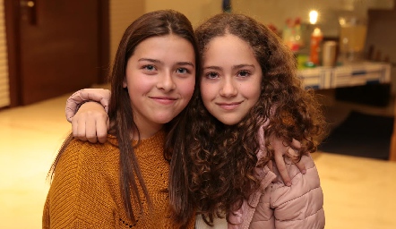  Victoria Muñoz y Bárbara Lafuente.