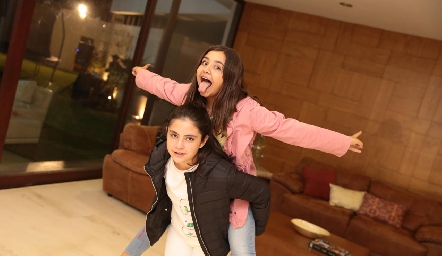  Marisol y Connie.