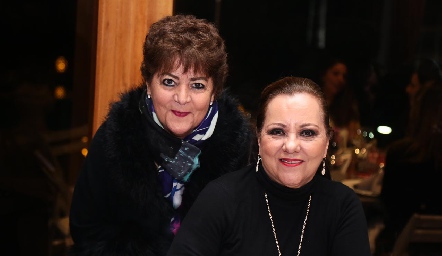  Araceli Biagi y Carmen de la Torre.