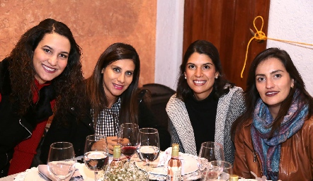  Mayte Torres, Hanna García, Adriana Torres y Magda Foyo.