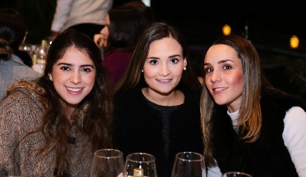  Montse Toranzo, Paulina Tello y Jimena Castillo.