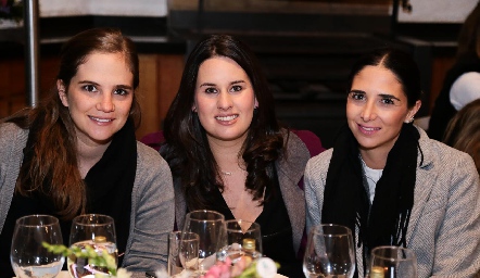  Daniela Hernández, Isabel López y Marina Jourdain.