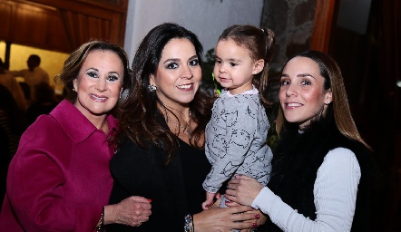  Maricarmen López, Fer Castillo, María Pía y Jimena Castillo.