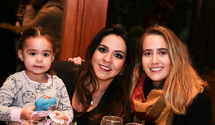  María Pía, Fer Castillo y Lucía Martín Alba.