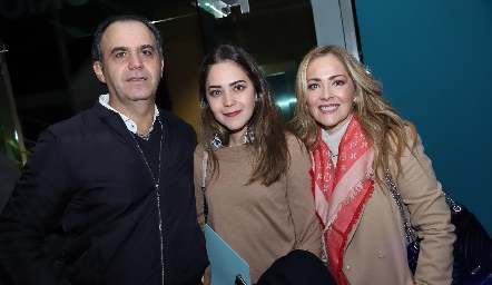  Héctor Mahbub, Bárbara Mahbub y Claudia del Pozo.