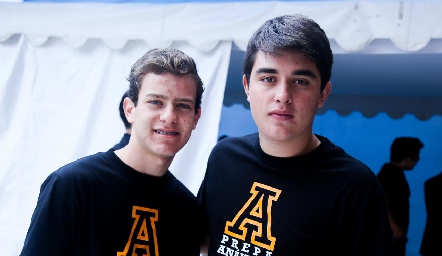  David Estrada y Diego Castillo.