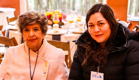  Guadalupe Barrientos y Alejandra González .