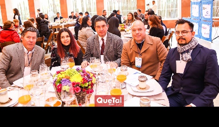  Oscar Mendizábal, Claudia Leal, Omar Hernández, Rafael Espinoza y Noé Álvarez.