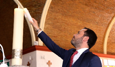  Jorge Barrera compartiendo la Luz de Cristo.