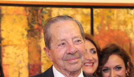  Guillermo Labarthe, abuelo de la novia.
