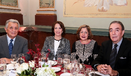  Manuel Flores, Lety de Flores, Nancy y Gustavo Puente.