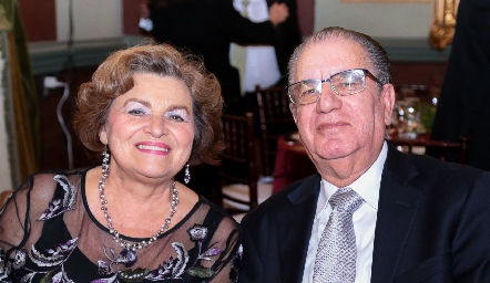  Graciela Flores de Villasuso y Adolfo Villasuso.