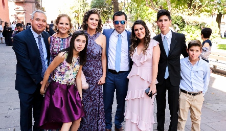  Familias de la Rosa Coulón y Villarreal Coulón.