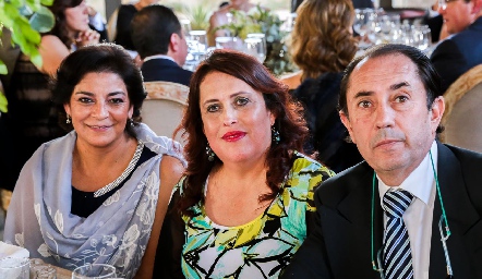  Claudia Silos, Martha Huerta y Miguel Ángel Alcalde.