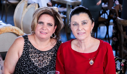  Adriana González y Cecilia Meade.