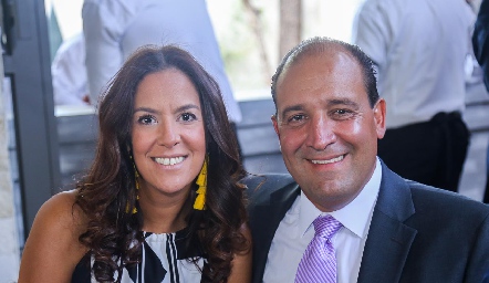  Delia Iduarte y Gabriel Valle.
