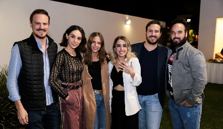  Pato Valle, Adri de la Maza, Mari Fer Ramírez, Ana Gaby Ibarra, Ro Valle y Frankie Gutiérrez.