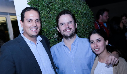  Octavio Castillero, Juan Autrique y Paola Córdova.