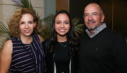  Gaby Cubillas, Caro Meade y Marcelo Meade.