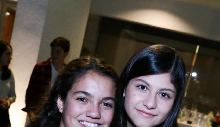  Sofía Meade y Victoria Abud.