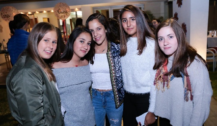  Isabella Galván, Xime Escamilla, Ximena Delsol, Camila Reyes y Dany Sánchez.