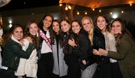  Nuria, Pau, Mariana, Sofía, Ana Sofía, Sofía, Ingrid, Diana y Marisol.