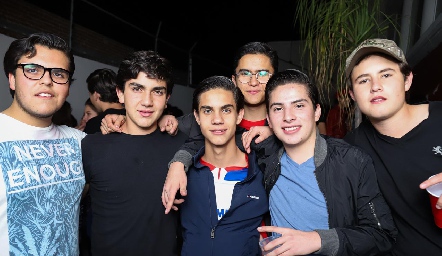  Chema Torres, Raúl Dávalos, Diego Medina, Andrés Bravo, Mariano Echavarría y Javier Aguilar.