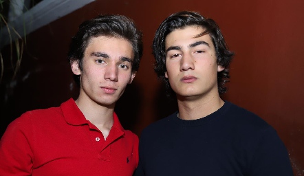  Rodrigo Zamorano y Santiago Figueroa.