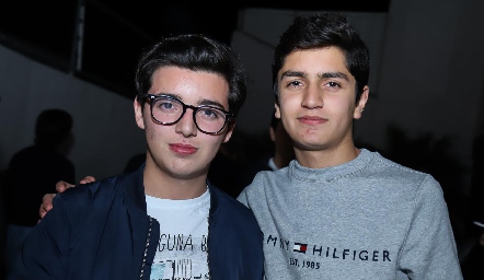  Roberto y Marcelo.