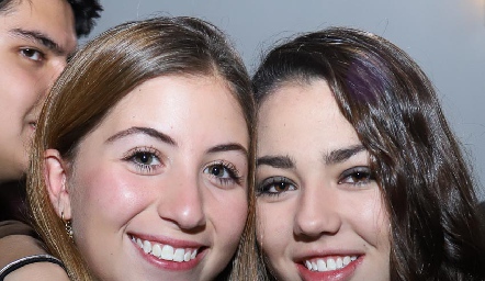  Regina Morones y Ale Michel.