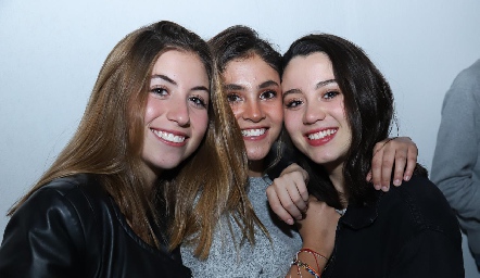  Regina Morones, Isa Flores y María Inés González.