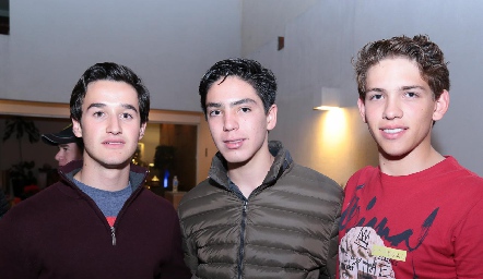 Andrés Hinojosa, Mau Chevaile y Mario González.