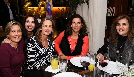  Mónica Heinze, Vero Balbontín, Ilse Heinze, Graciela Torres y Sabrina Gaviño.