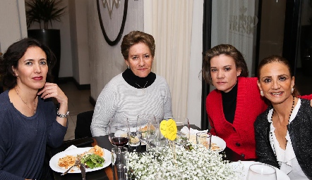  Gaby Abud, Laura Faz, Laura Monsech y Beatriz Rangel.