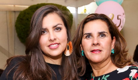  Sofi Quintanilla y Graciela Torres.