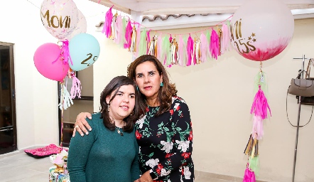  Mónica Quintanilla con su mamá Graciela Torres.