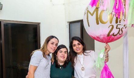  Jimena Castillo, Mónica Quintanilla y Raquel Garza.