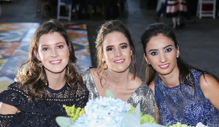  Regina Mendizábal, Montse Barral y Melissa Andrés.