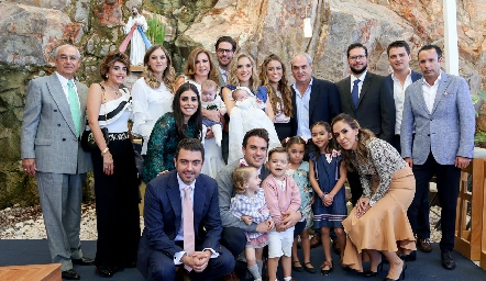  Ana Sofía con su familia.