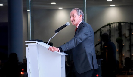  El Gobernador del Estado Juan Manuel Carreras López.